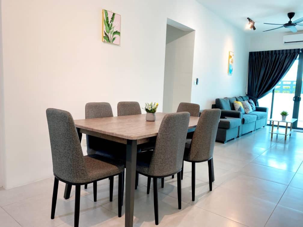 Apartment Jovial Modern Cozy 'meritus